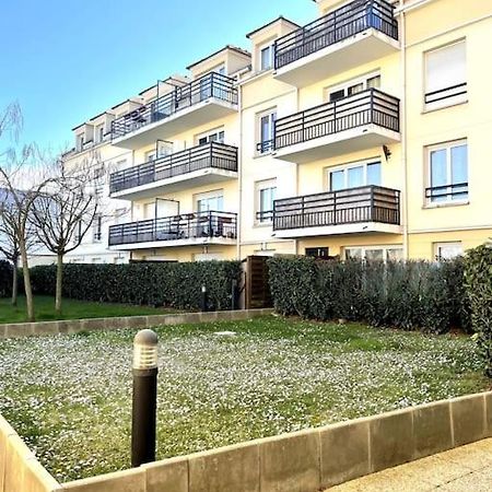 Ferienwohnung Grand F3 A 30Mn De Paris - Terrasse + Parking Prive Saint-Ouen-l'Aumone Exterior foto